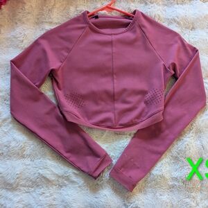 Women's Dusty Rose Cropped Long-Sleeve Top